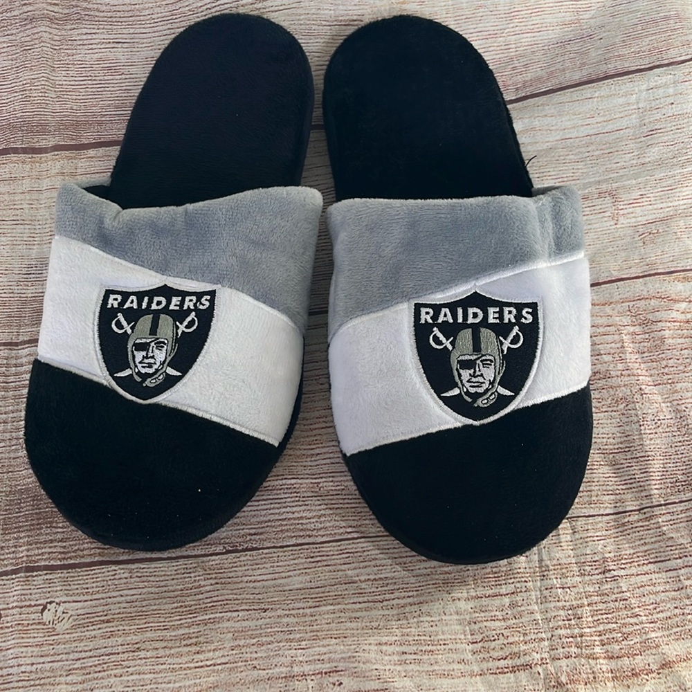 Raiders fans slippers black white and gray size 9-10 New
